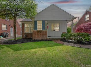 21610 Prestwick Ave, Harper Woods, MI 48225