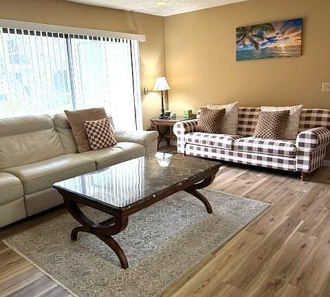 3rd image of 401 Sunshine Ct #401