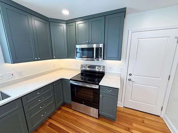 3rd image of 602 Grove St