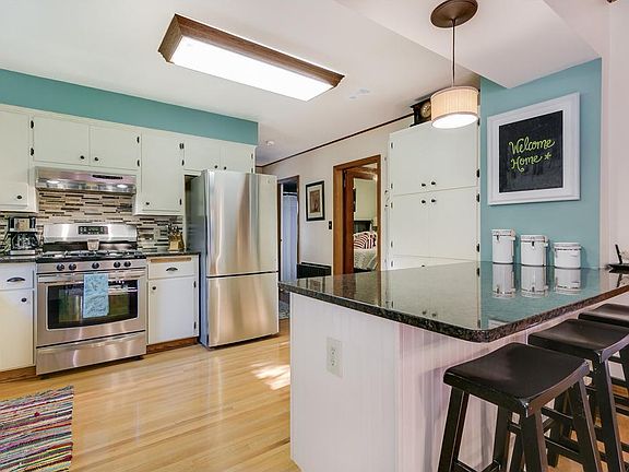 3rd image of 321 W Main St