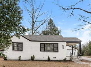 811 Dennis Dr, Forest Park, GA 30297