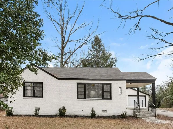 811 Dennis Dr, Forest Park, GA 30297