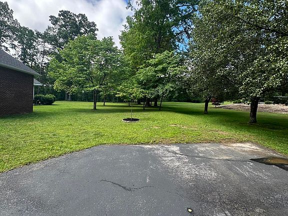 5th image of 309 Deer Creek Dr