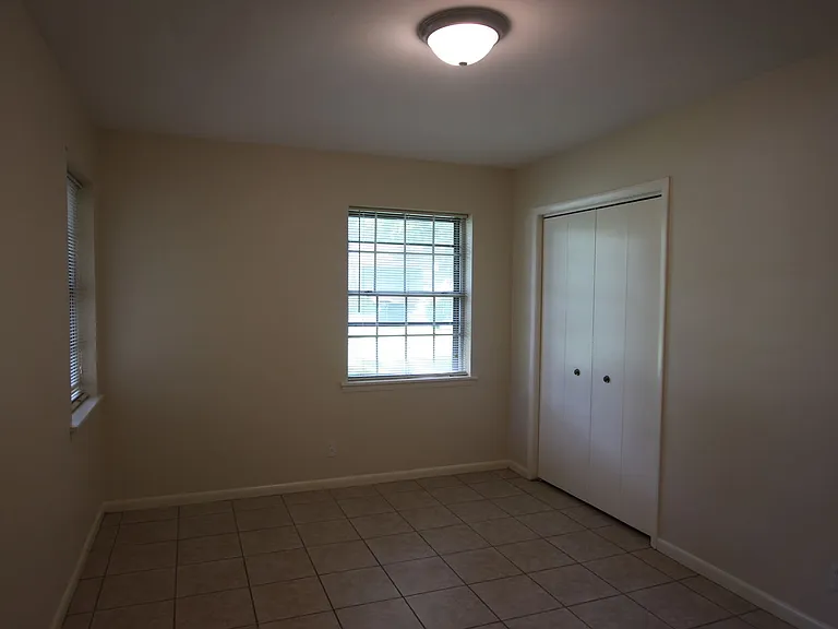 3306 Greg Ln — Photo 8