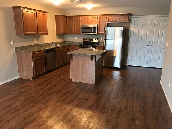 2nd image of 3004 SW Deerfield Blvd Unit 1
