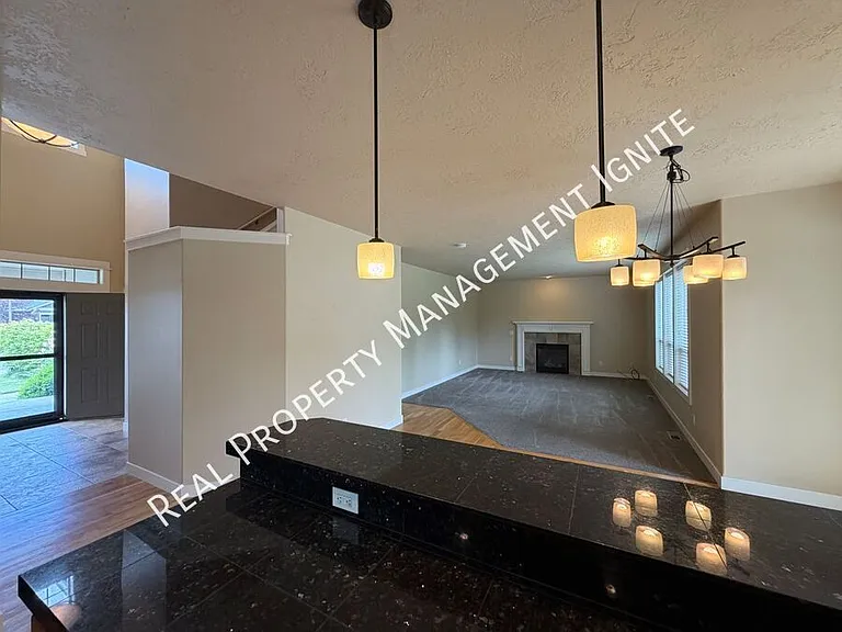 3050 NW 17th St — Photo 12
