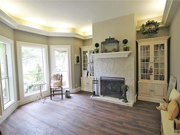 4th image of 2420 Dorado Dr