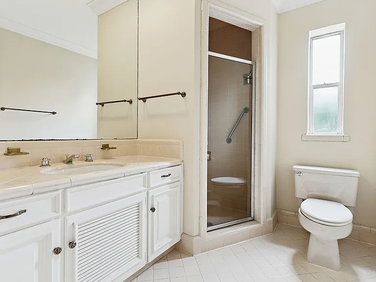 6367 Diamond Head Cir #D — Photo 23