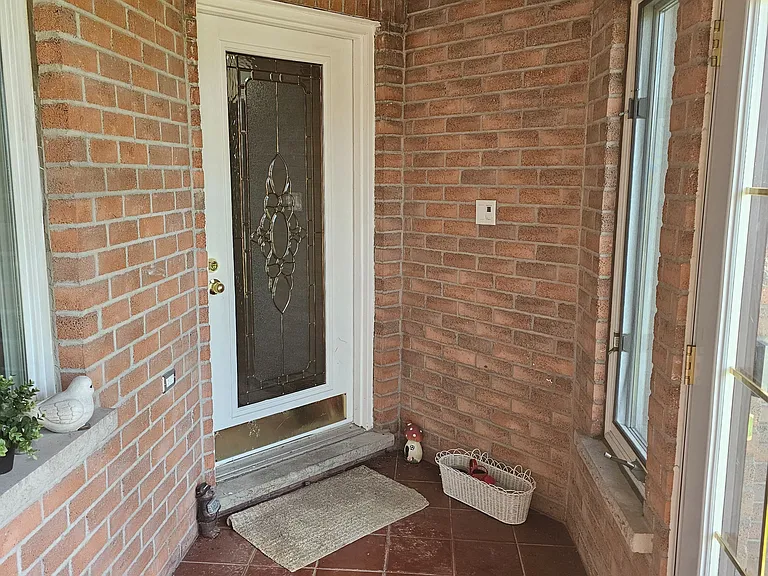 283 Delancey Blvd — Photo 3