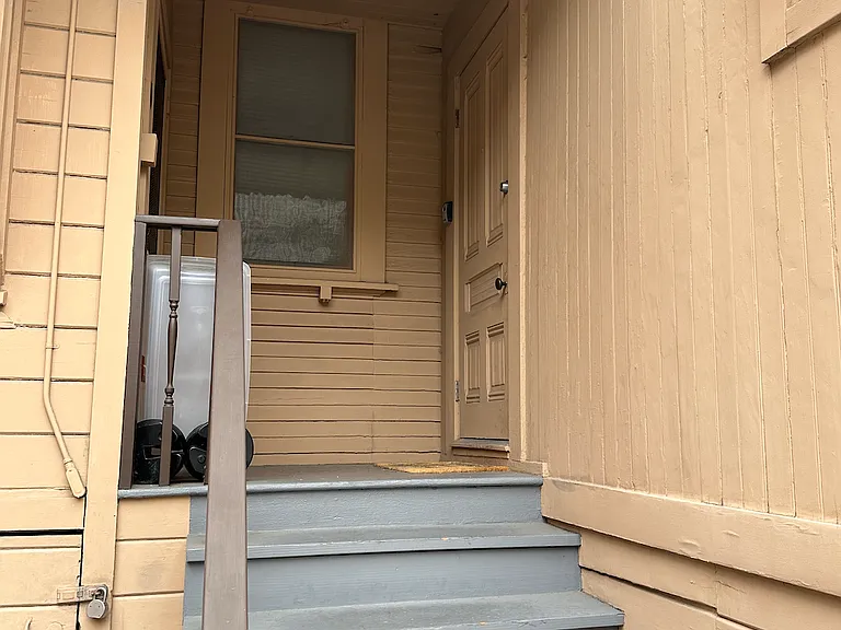 2124 Kittredge St #1 — Photo 6