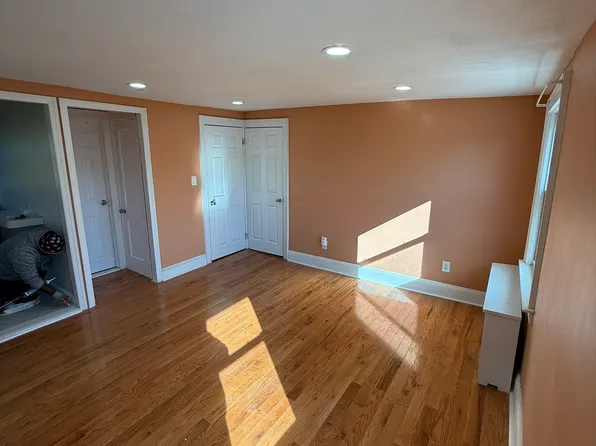 (undisclosed Address), Lindenhurst, NY 11757