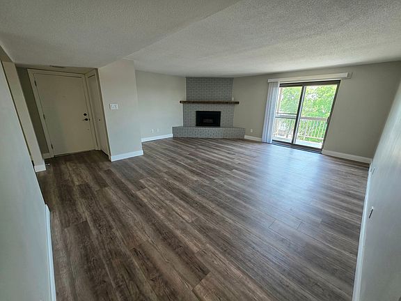 2nd image of 727 Bellevue St #14