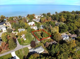 11653 Prospect Dr, New Buffalo, MI