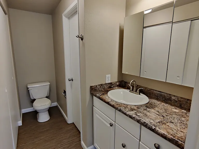 6007 Lakeview Dr #6 — Photo 3