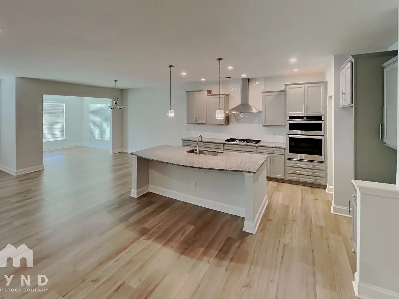 4 bed, 3.5 bath, 3461 sqft, $3,375 — Photo 4