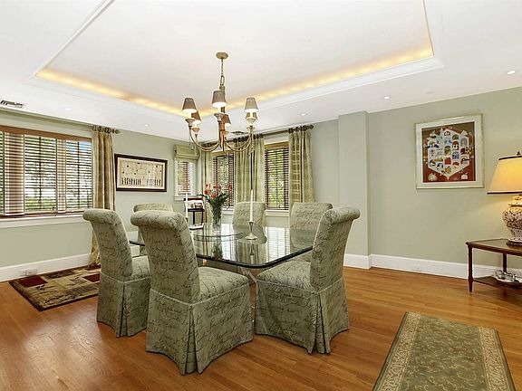 5th image of 160 Estate Ct