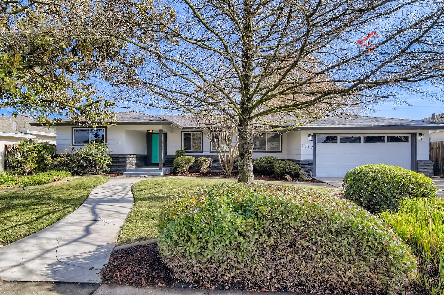 7317 S Land Park Dr, Sacramento, CA 95831 | Zillow