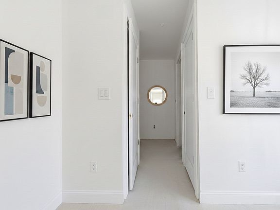 3rd image of 1027 Commonwealth Ave APT 22
