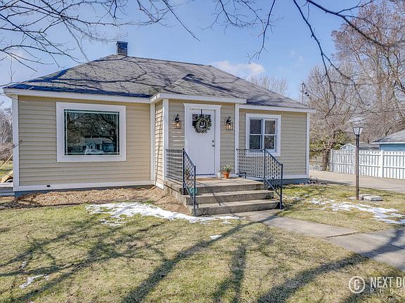5th image of 3333 Woodbine Ave SW