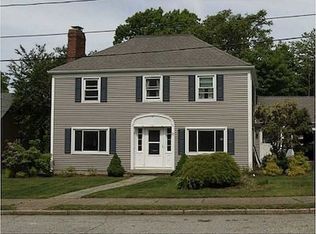 87 Cambria Ct, Pawtucket, RI 02860