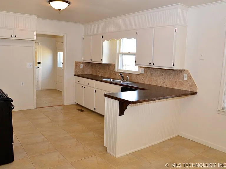 726 S Apple St — Photo 7