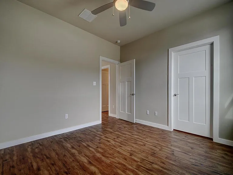 240 Rose Dr #A — Photo 23