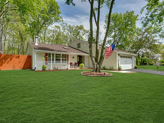 4th image of 6 London Dr #1-887