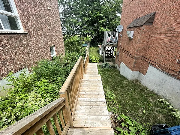 302 Livingstone St W #B — Photo 29