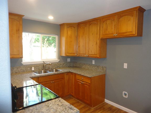 4th image of 7416 Rollingwood Blvd