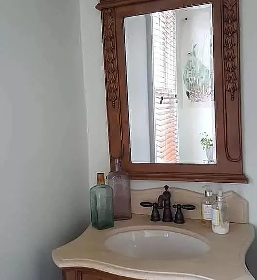 1075 Summit St — Photo 11
