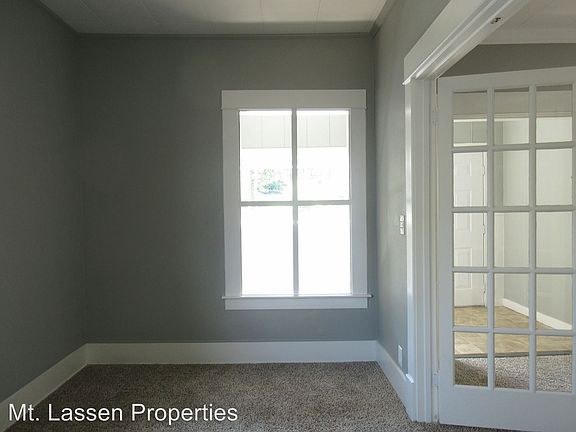 3rd image of 905 Cottage St