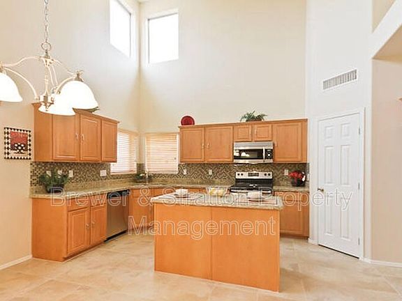 5th image of 8921 S 40th Ln