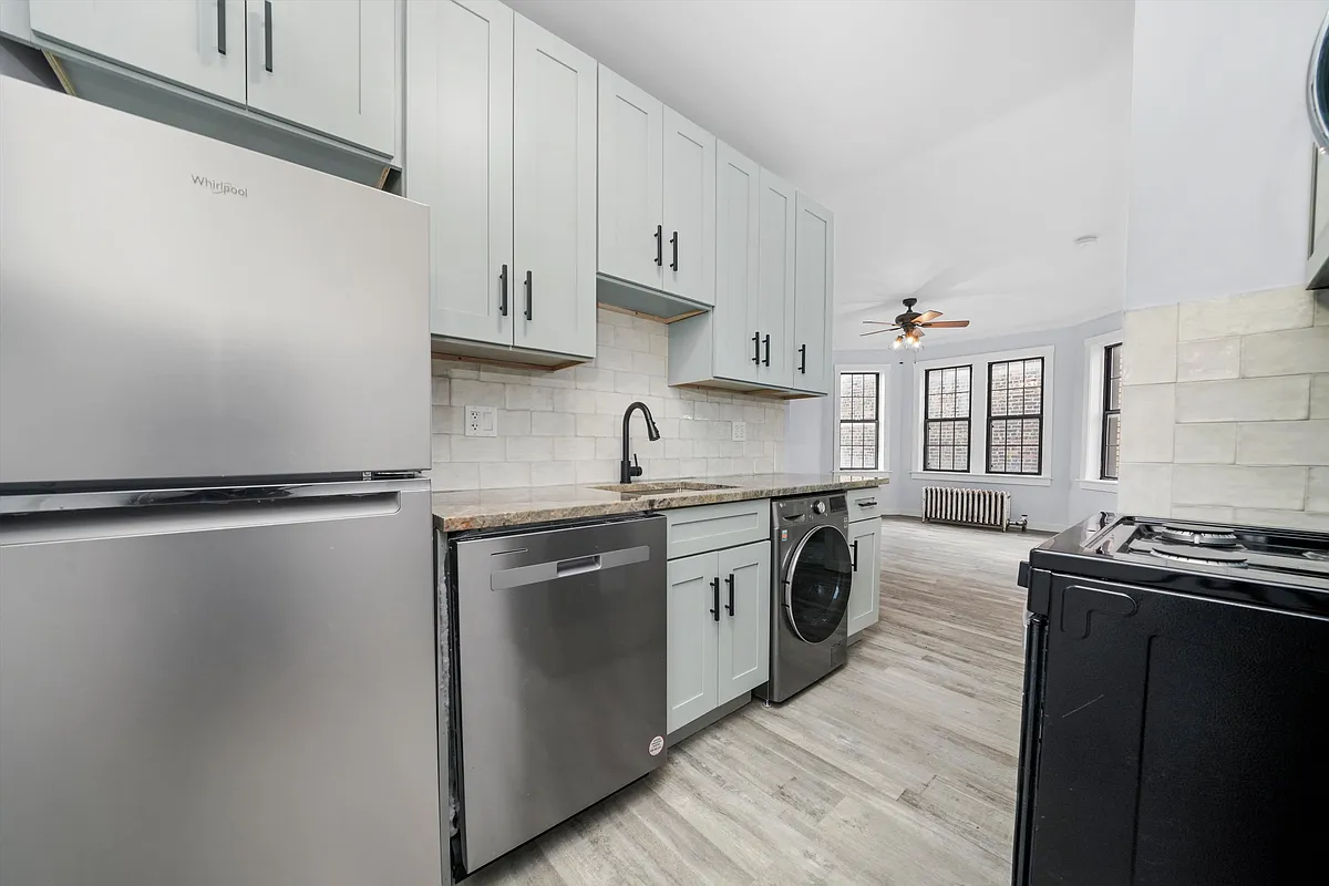 Building Photo - 6128 S Ingleside Ave #3W