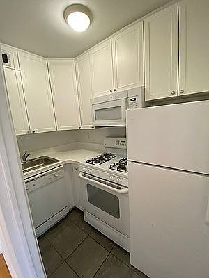 4th image of 25 W 132nd St APT 5H