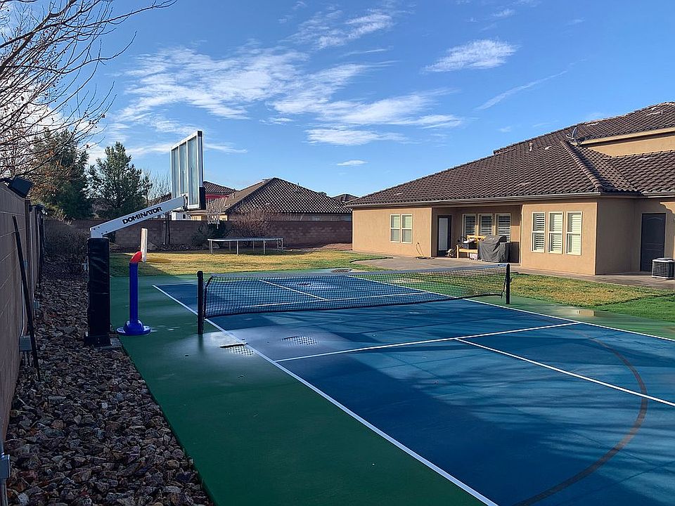 Regulation pickleball court!