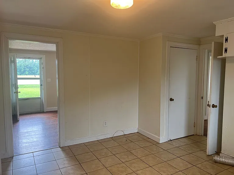 1094 Jonestown Rd — Photo 8