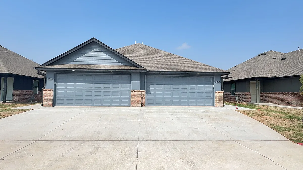 Building Photo - 11501 University Dr