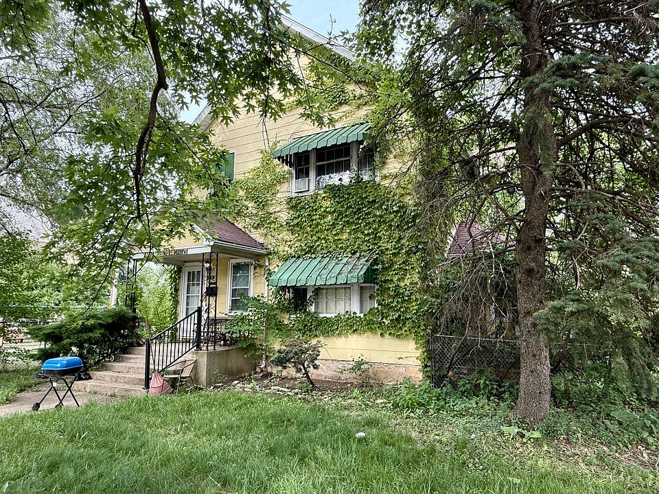 2nd image of 376 N Hickory St