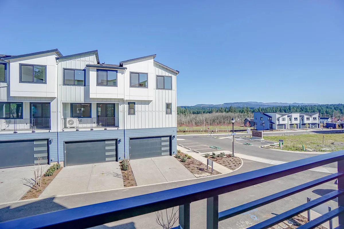Building Photo - 6487 NW Olympic Ln #27