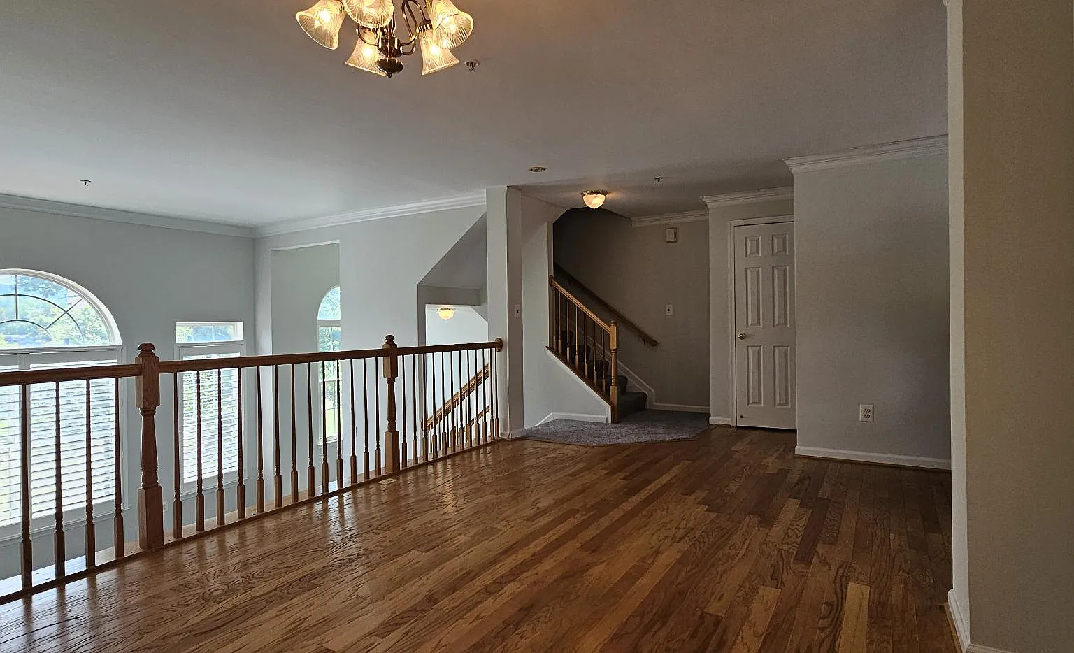 3 bed, 1901 sqft, $3,600 — Photo 2