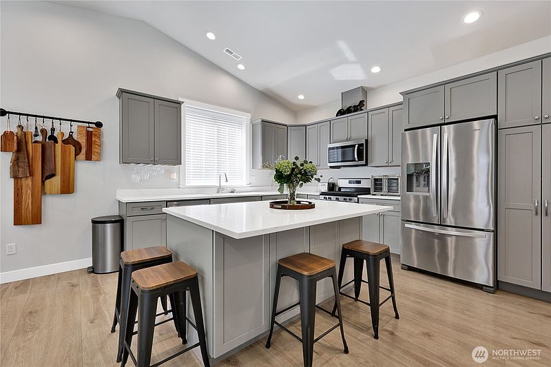 4th image of 1134 Falcon Court