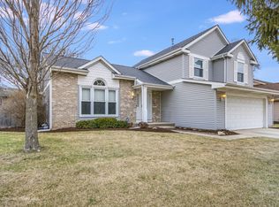 120 N Bristol Dr, Bloomingdale, IL