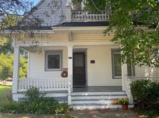 327 Doty St, Mineral Point, WI 53565