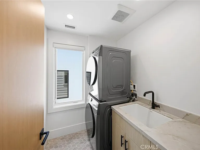 515 Jasmine Ave — Photo 14