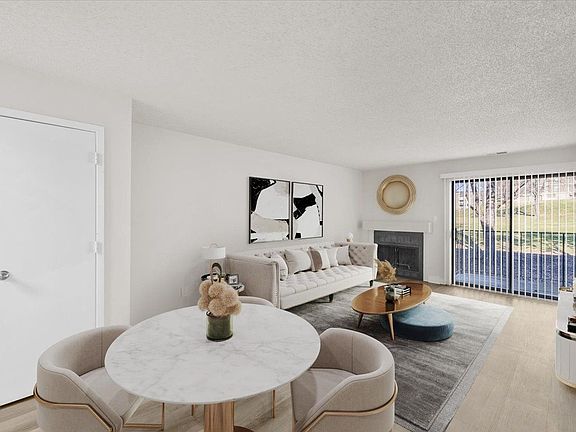4th image of 10620 Jefferson St #8-307