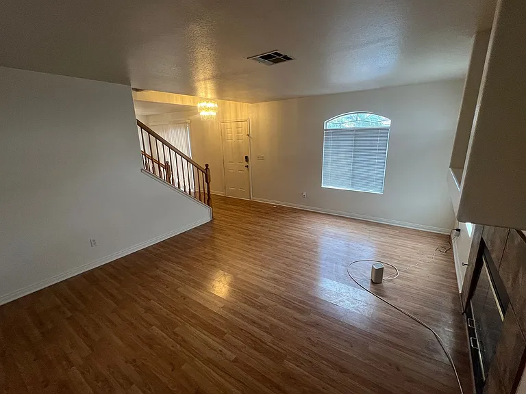 8112 Autumn Star Ave — Photo 5