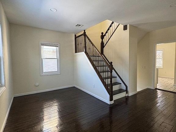 4th image of 329 Orange Rd