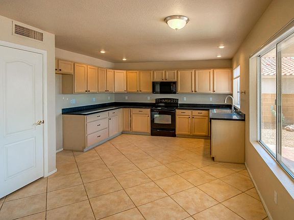 4th image of 448 E Heatherglenn Pl