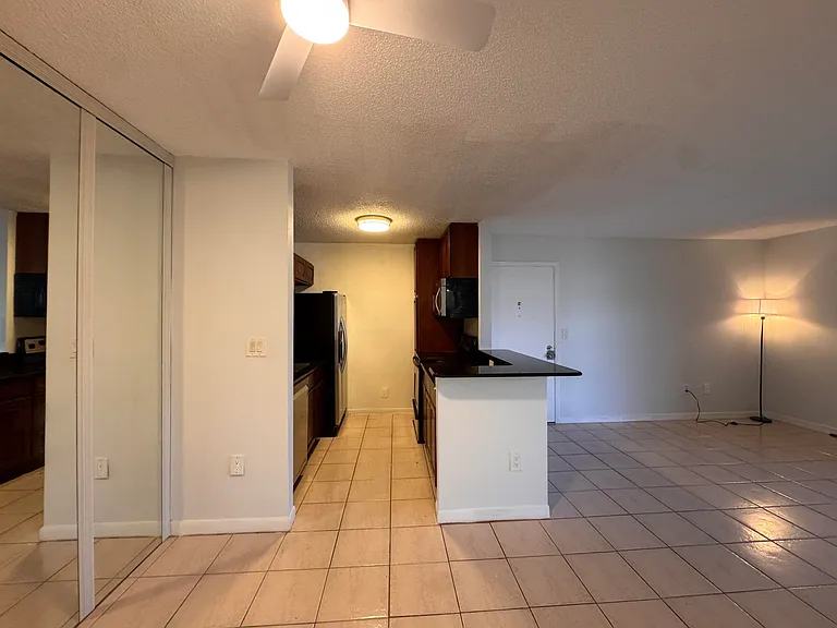 809 NE 199th St #105-7 — Photo 32