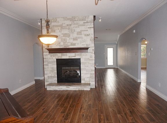 4th image of 5027 Chase Mountain Dr
